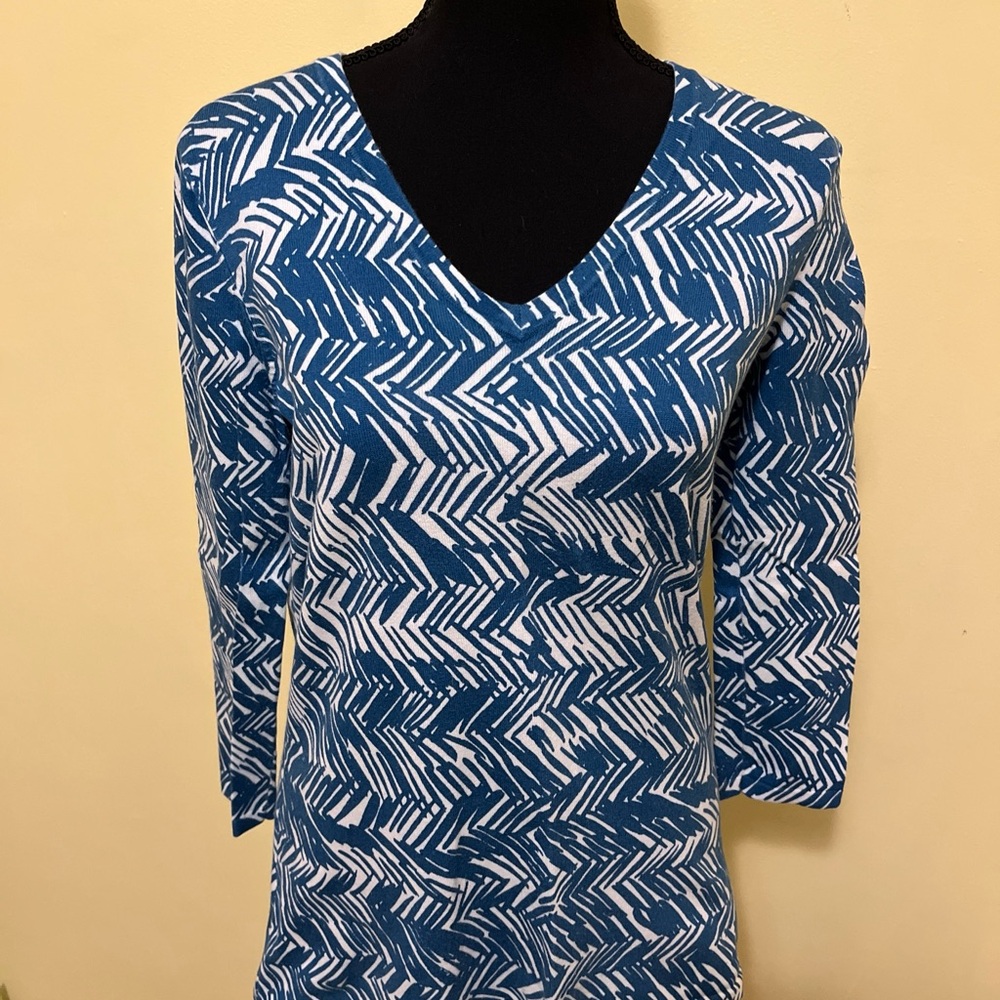 Saks Fifth Avenue Blue and White Geometric Top size M